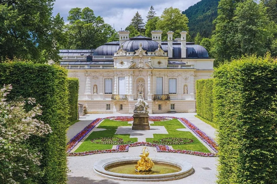 Monaco: Tour privato in Tesla — Ettal, castello di Linderhof, Eibsee