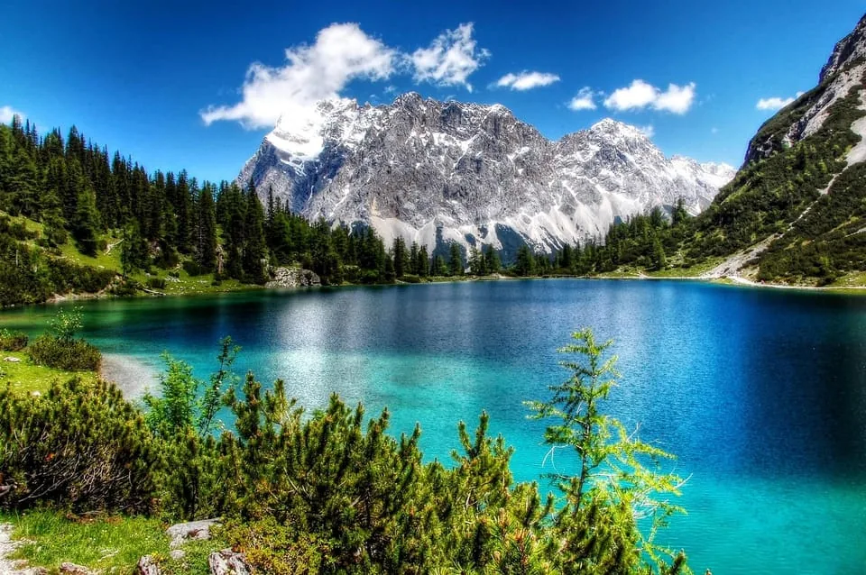 Da Monaco: Tour di gruppo o privato di un giorno a Zugspitze ed Eibsee